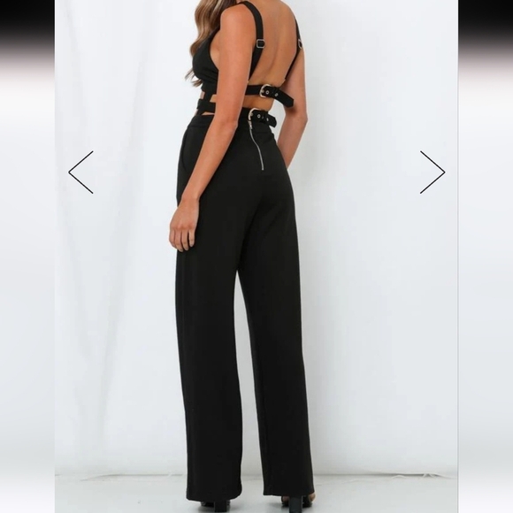 Fashion Nova Black Letting You Know Cut Out Jumpsuit S NWT - Picture 2 of 9
